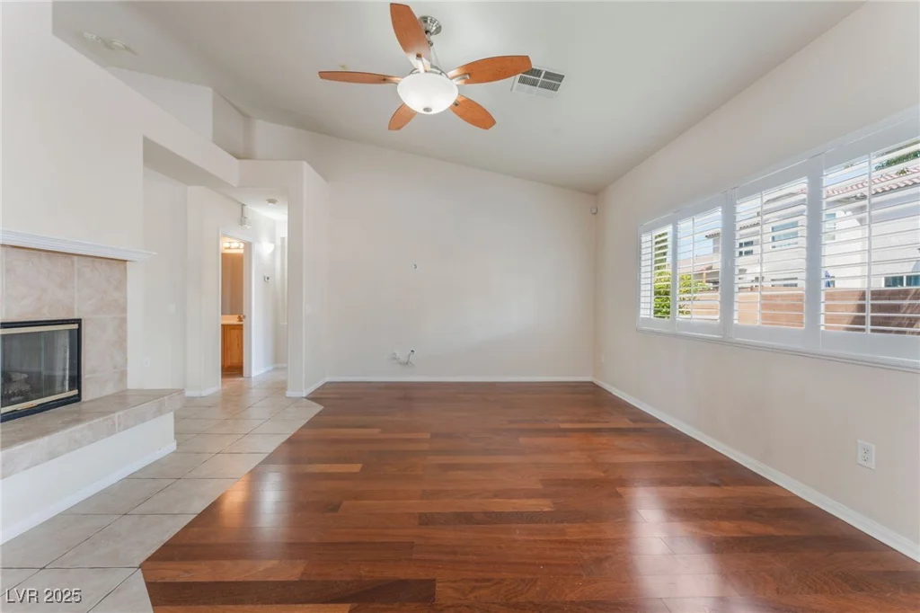5844 Gushing Spring, Las Vegas, NV 89131