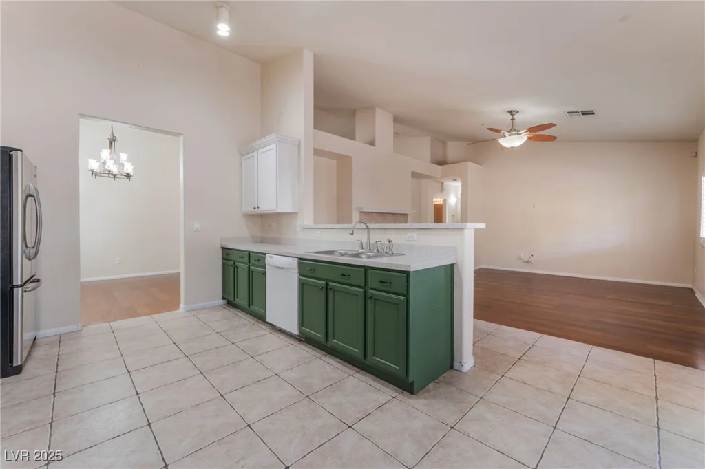 5844 Gushing Spring, Las Vegas, NV 89131