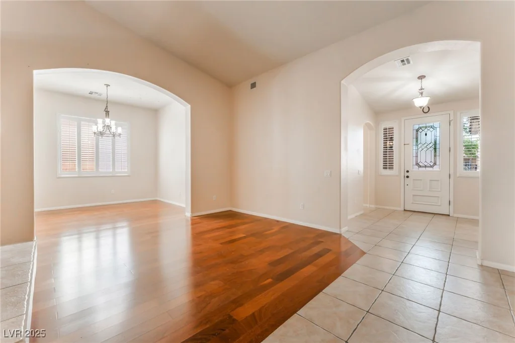 5844 Gushing Spring, Las Vegas, NV 89131