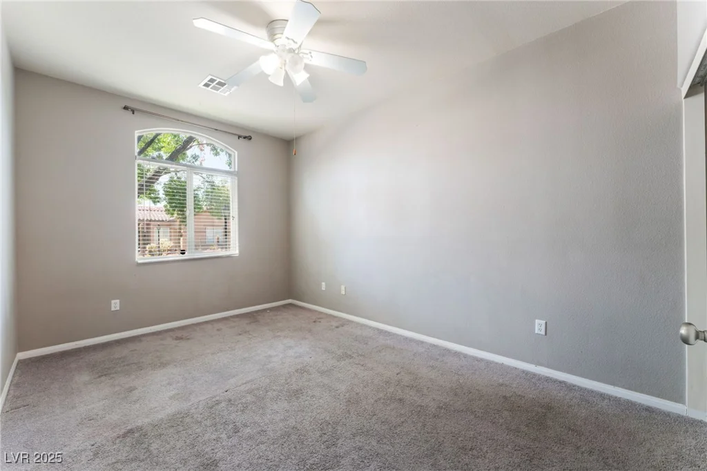 5844 Gushing Spring, Las Vegas, NV 89131