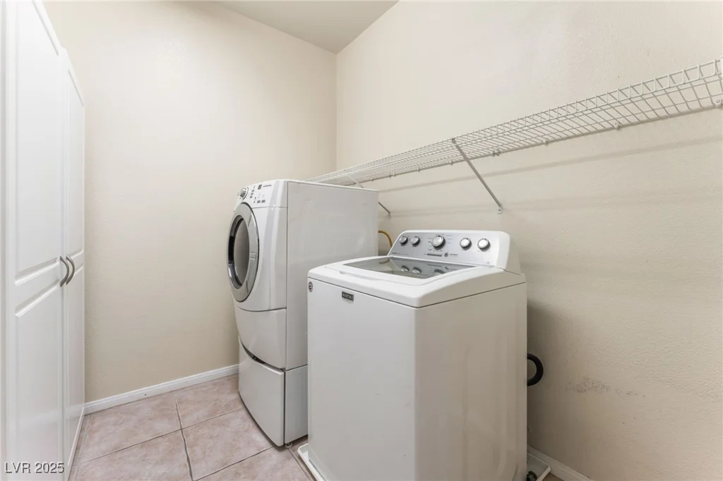 5844 Gushing Spring, Las Vegas, NV 89131