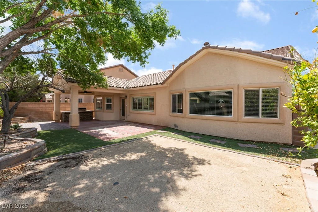 5844 Gushing Spring, Las Vegas, NV 89131