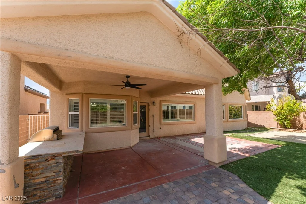 5844 Gushing Spring, Las Vegas, NV 89131