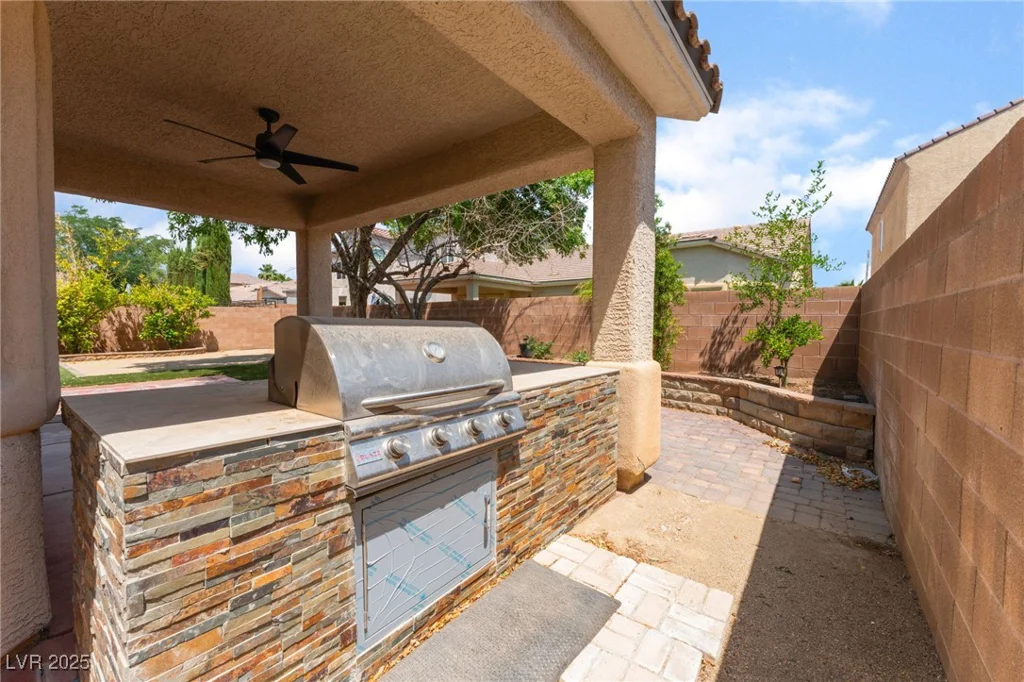 5844 Gushing Spring, Las Vegas, NV 89131