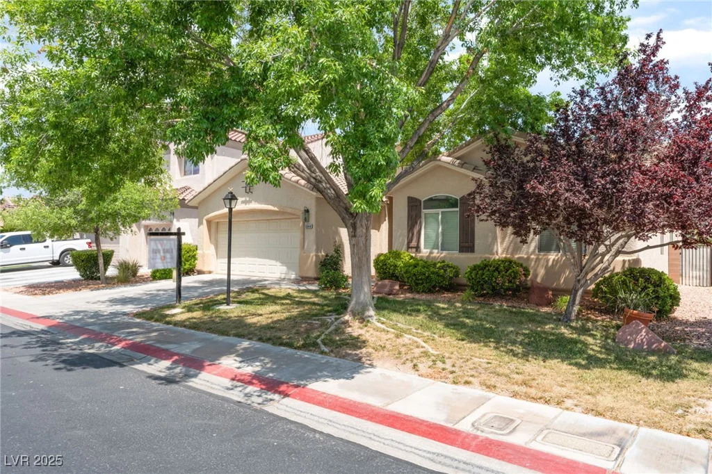 5844 Gushing Spring, Las Vegas, NV 89131