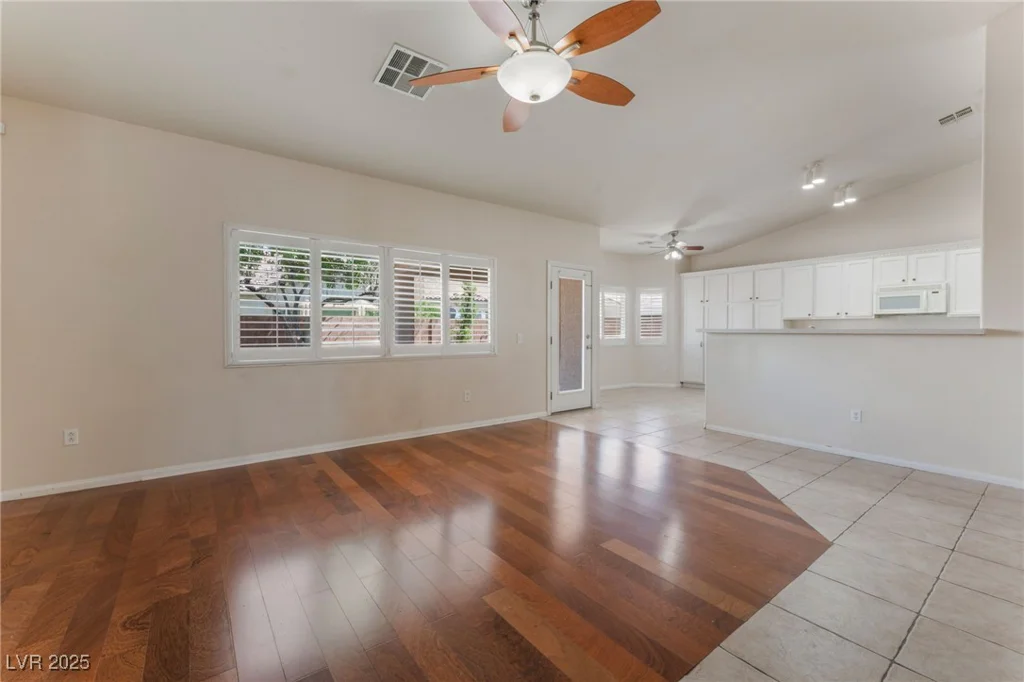 5844 Gushing Spring, Las Vegas, NV 89131