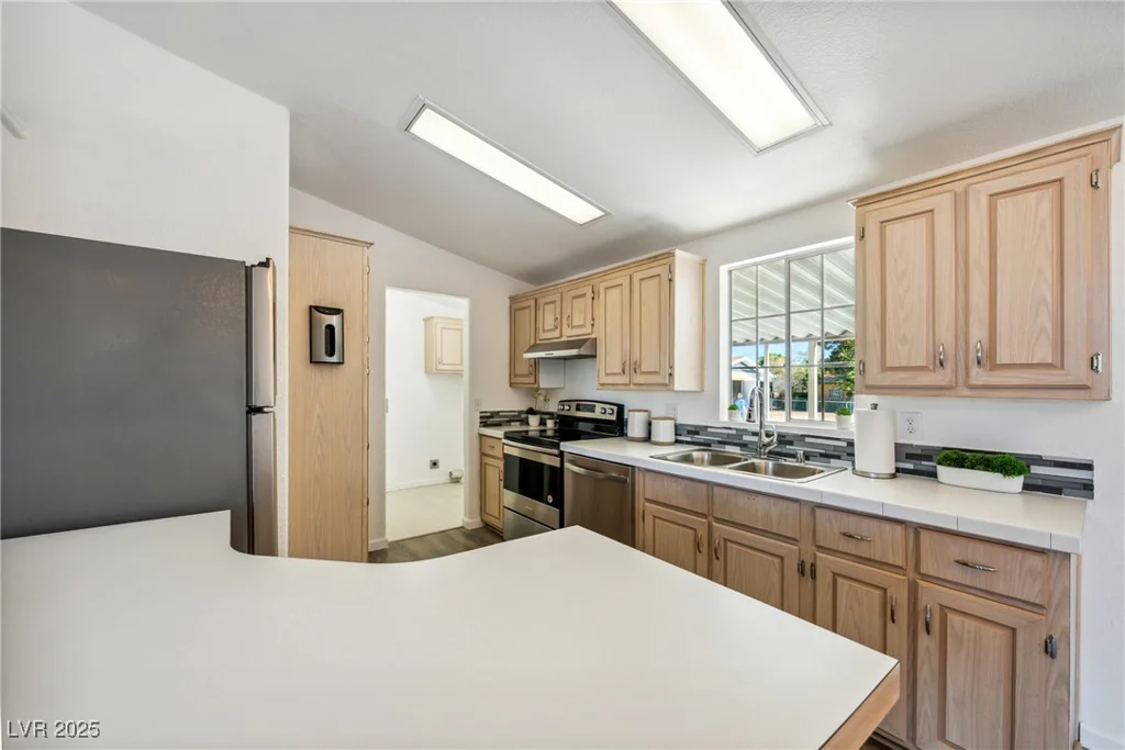 2471 Manitoba, Pahrump, NV 89048