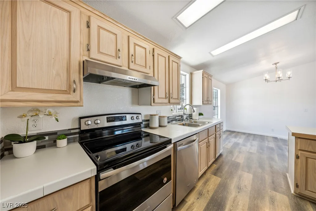 2471 Manitoba, Pahrump, NV 89048