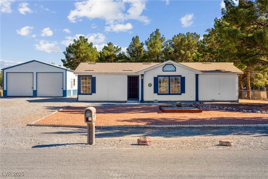 2471 Manitoba, Pahrump, NV 89048
