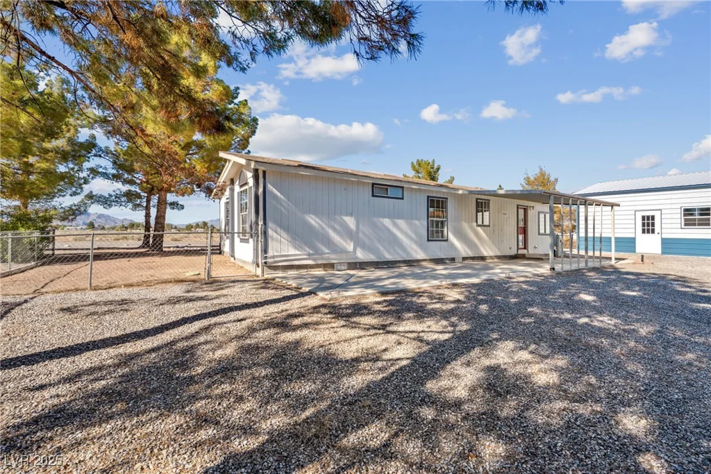 2471 Manitoba, Pahrump, NV 89048