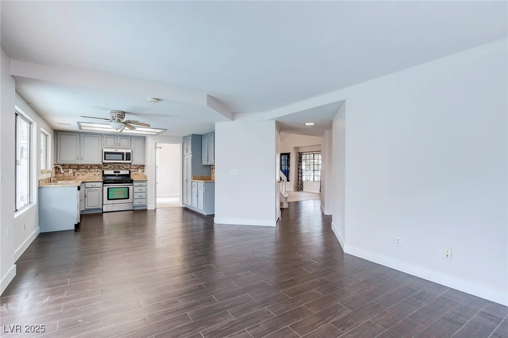 7445 Shangri La, Las Vegas, NV 89147