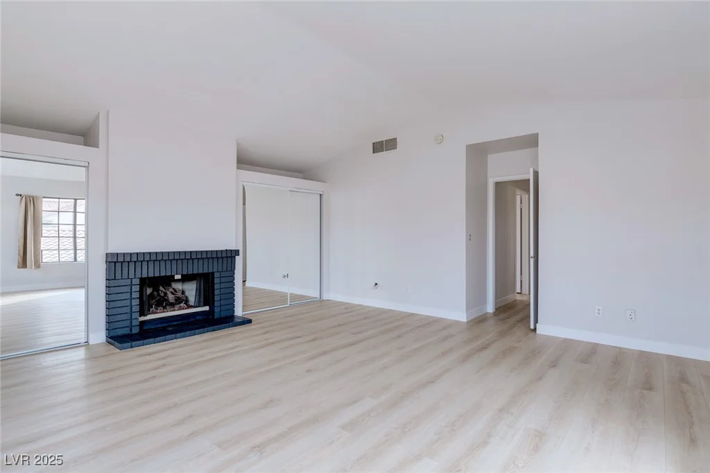 7445 Shangri La, Las Vegas, NV 89147