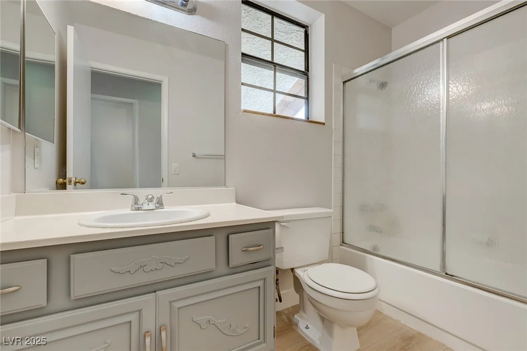 7445 Shangri La, Las Vegas, NV 89147