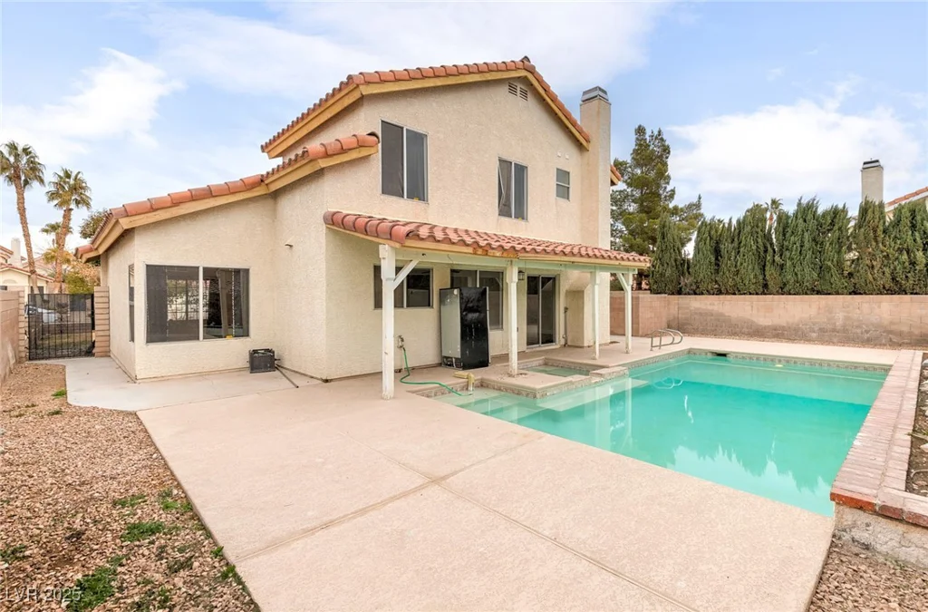 7445 Shangri La, Las Vegas, NV 89147