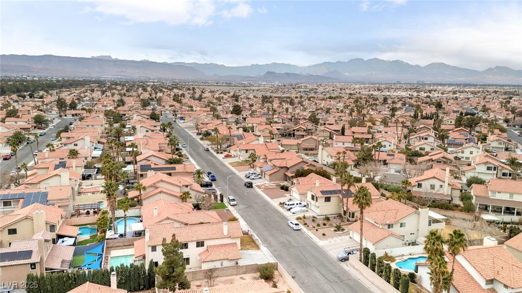 7445 Shangri La, Las Vegas, NV 89147