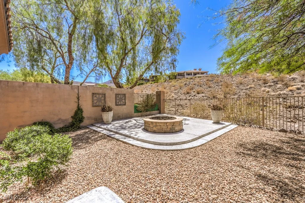 35 Glade Water, Henderson, NV 89052