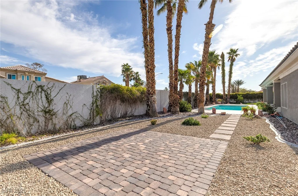 3684 Mooncrest, Las Vegas, NV 89129