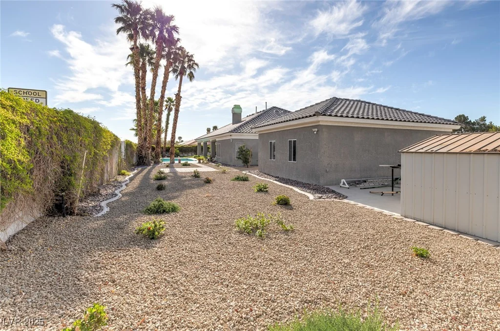 3684 Mooncrest, Las Vegas, NV 89129