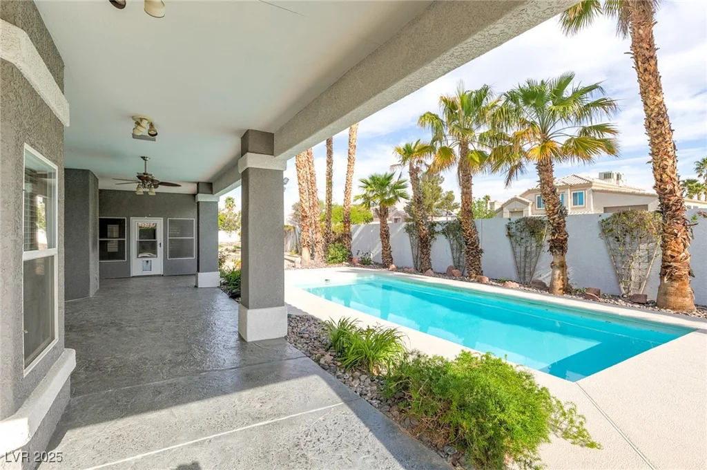 3684 Mooncrest, Las Vegas, NV 89129