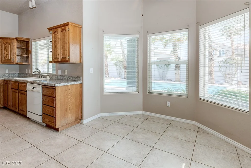 3684 Mooncrest, Las Vegas, NV 89129