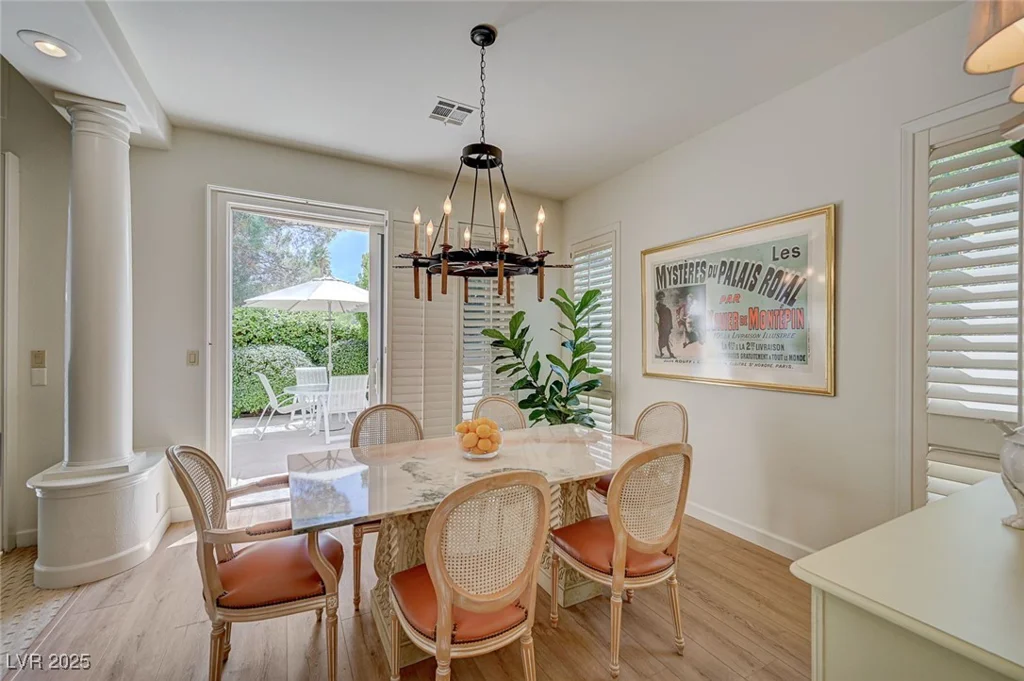 8221 Crow Valley, Las Vegas, NV 89113