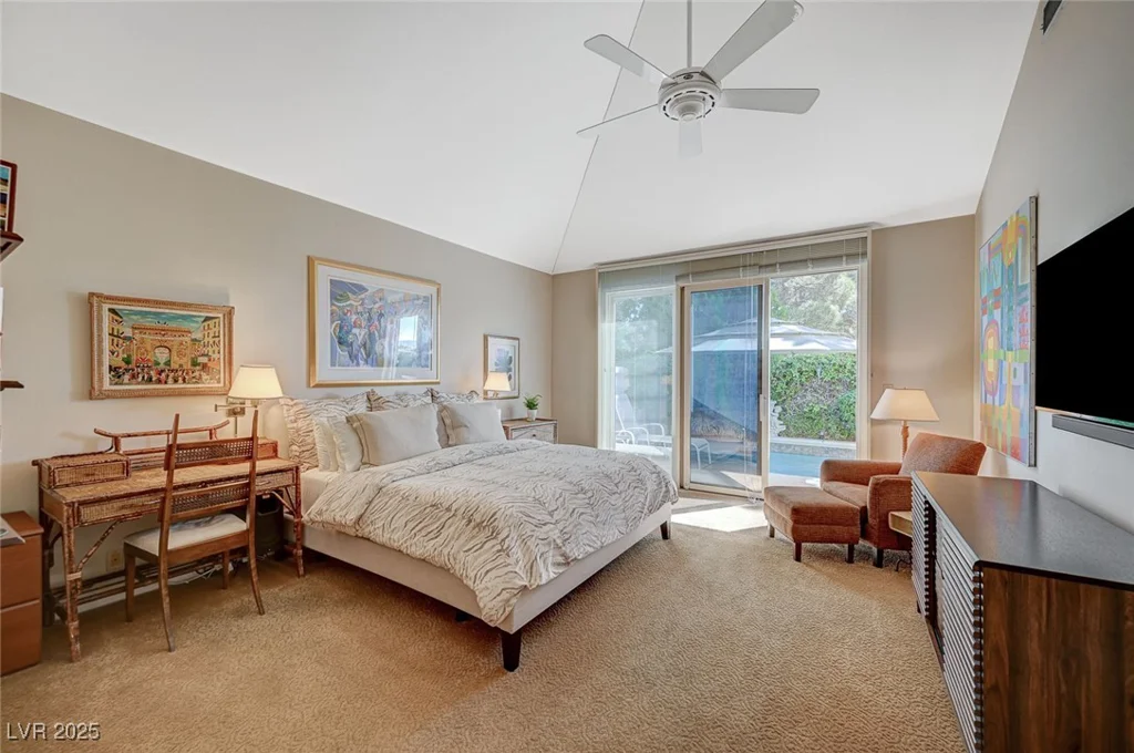 8221 Crow Valley, Las Vegas, NV 89113