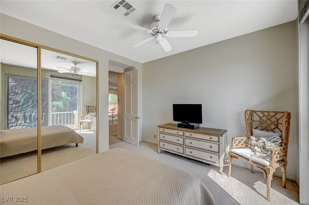 8221 Crow Valley, Las Vegas, NV 89113