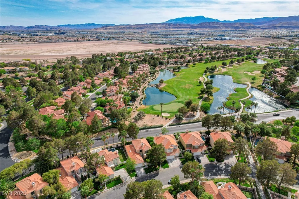 8221 Crow Valley, Las Vegas, NV 89113