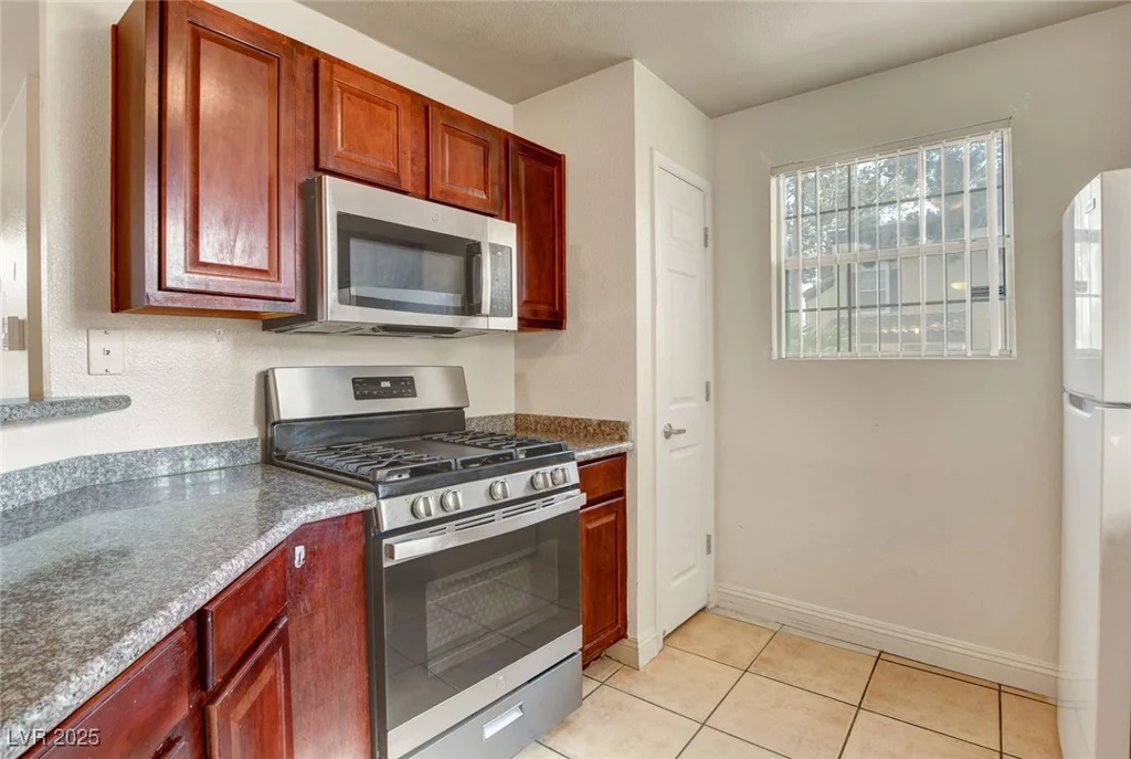 2801 Rainbow, Las Vegas, NV 89108