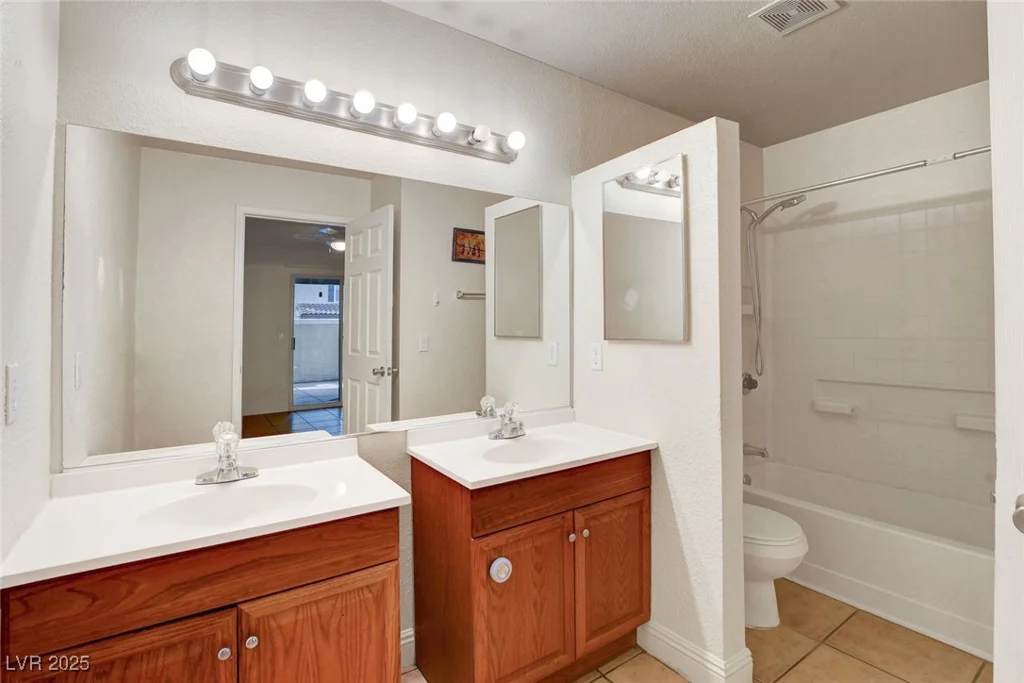 2801 Rainbow, Las Vegas, NV 89108