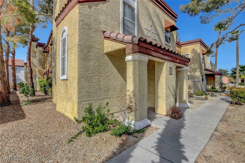 2801 Rainbow, Las Vegas, NV 89108