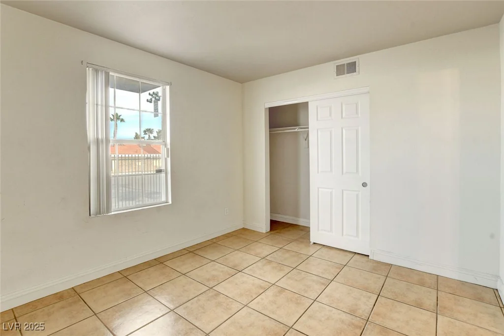2801 Rainbow, Las Vegas, NV 89108