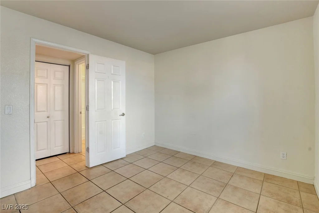 2801 Rainbow, Las Vegas, NV 89108