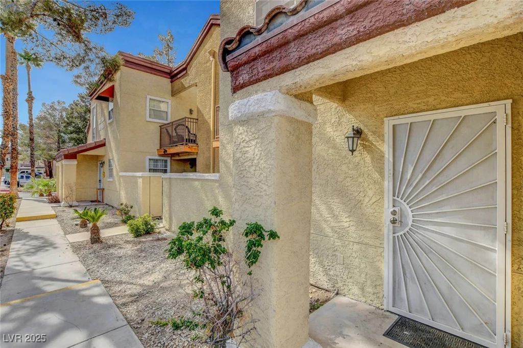 2801 Rainbow, Las Vegas, NV 89108