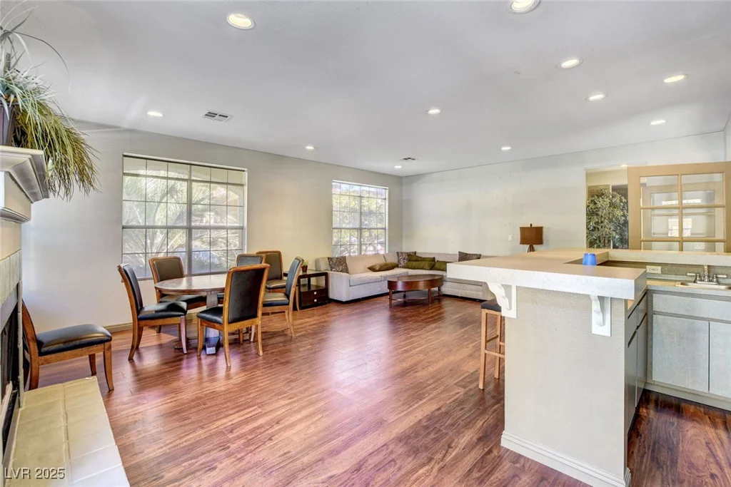 2801 Rainbow, Las Vegas, NV 89108