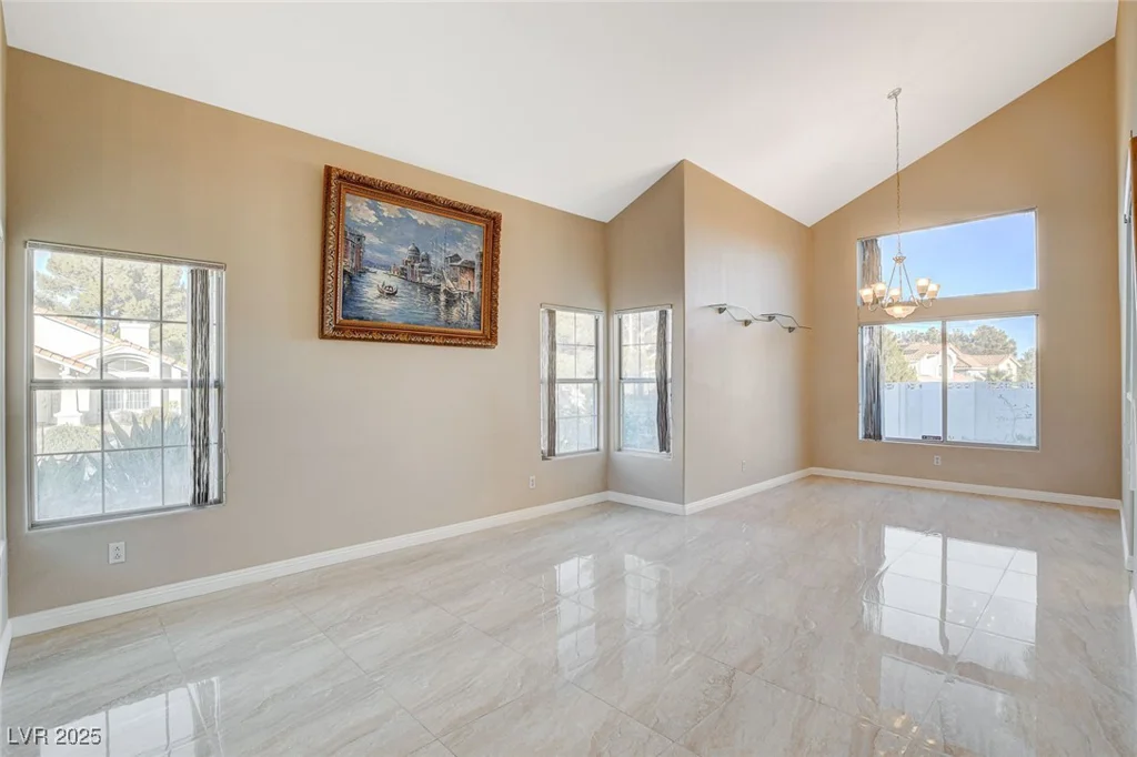 1800 Summit Pointe, Las Vegas, NV 89117