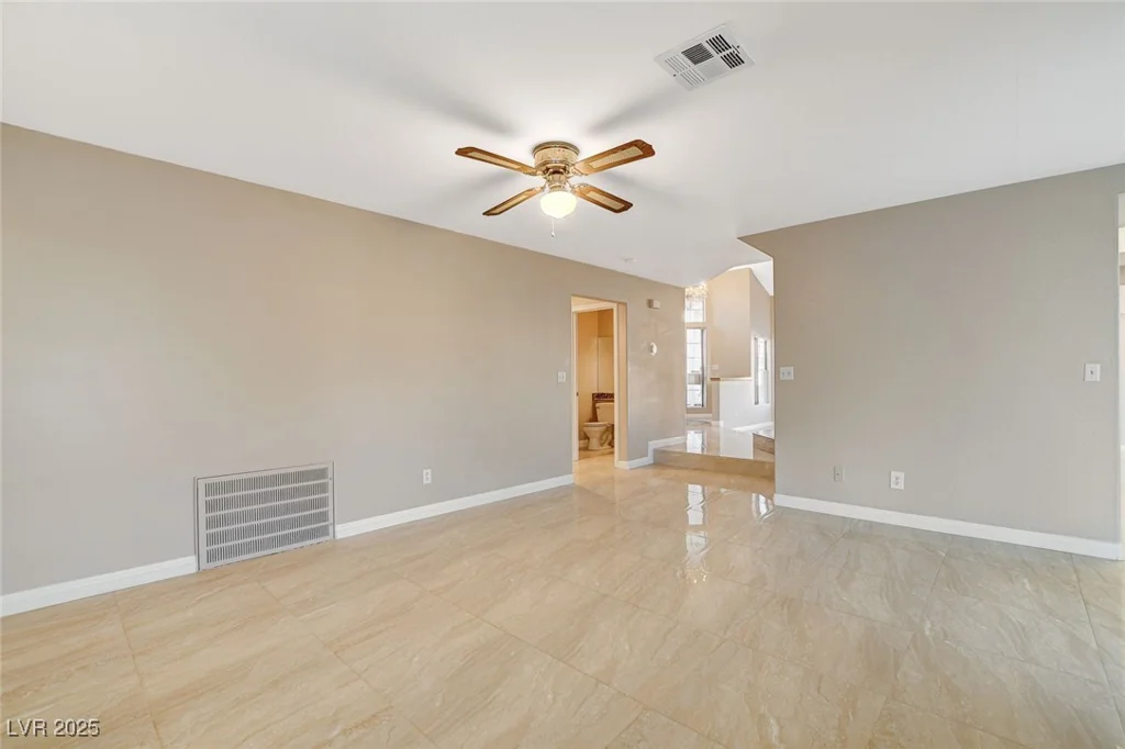 1800 Summit Pointe, Las Vegas, NV 89117