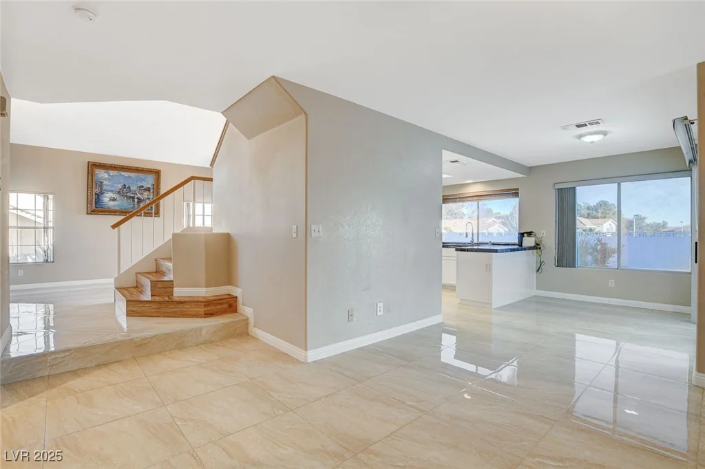1800 Summit Pointe, Las Vegas, NV 89117