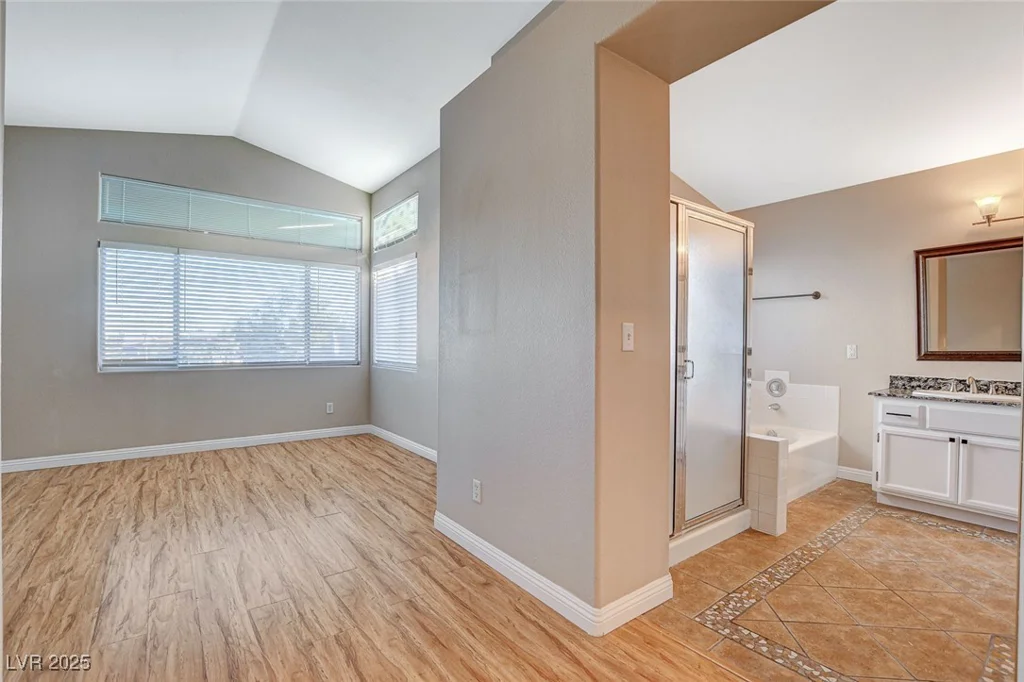 1800 Summit Pointe, Las Vegas, NV 89117