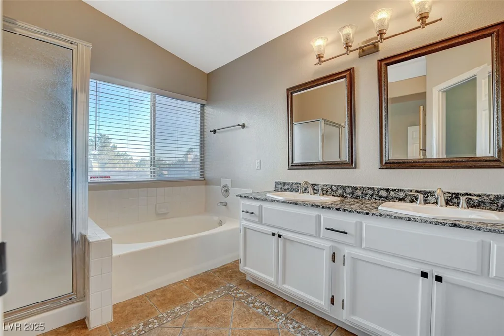 1800 Summit Pointe, Las Vegas, NV 89117