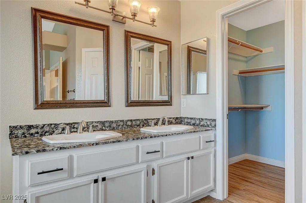 1800 Summit Pointe, Las Vegas, NV 89117