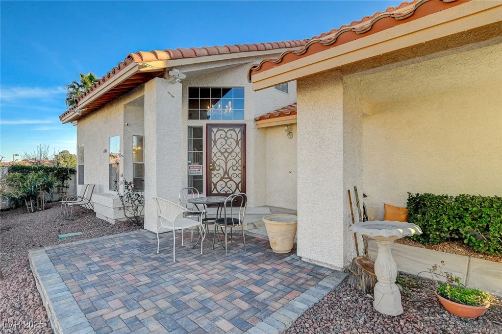 1800 Summit Pointe, Las Vegas, NV 89117