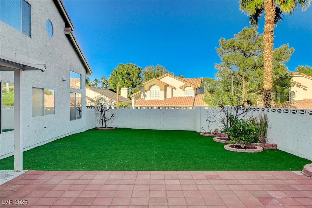 1800 Summit Pointe, Las Vegas, NV 89117