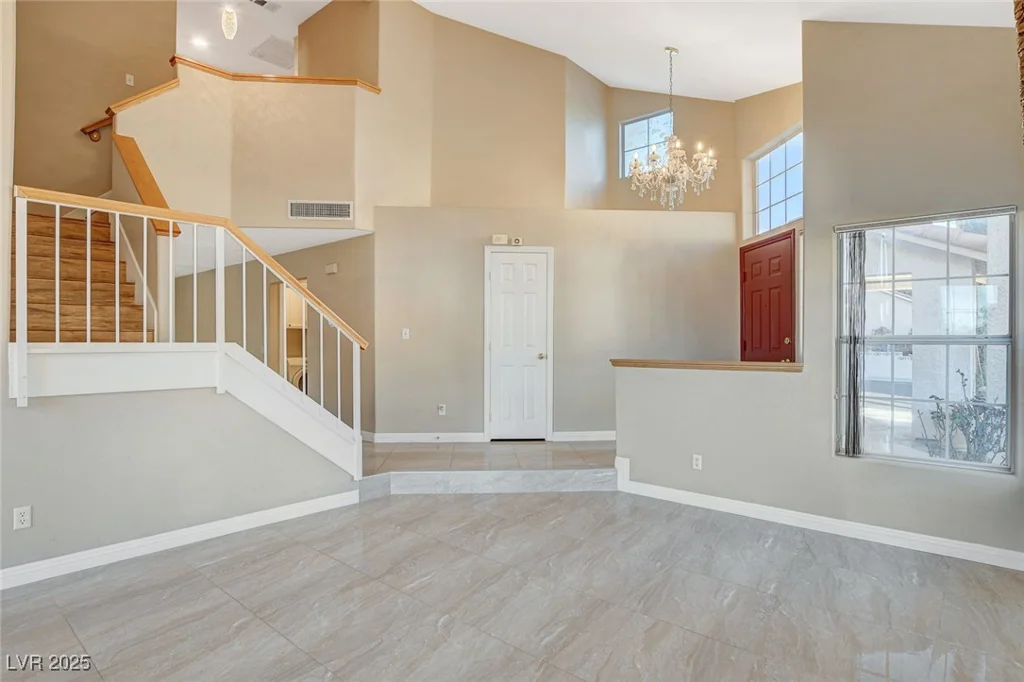 1800 Summit Pointe, Las Vegas, NV 89117