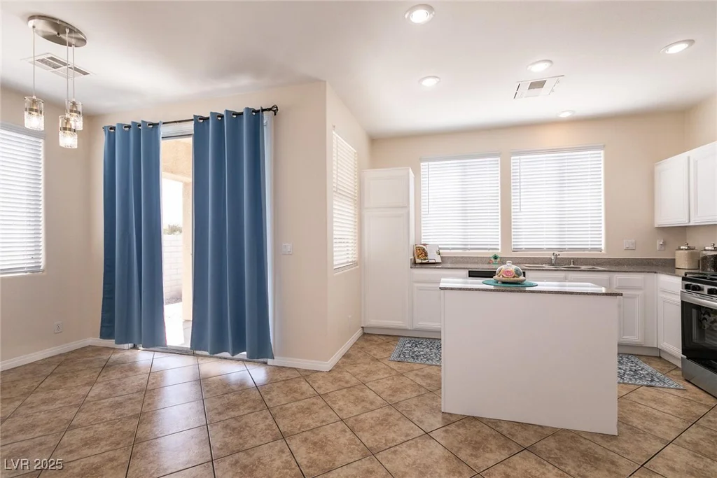 9001 Picket Fence, Las Vegas, NV 89143