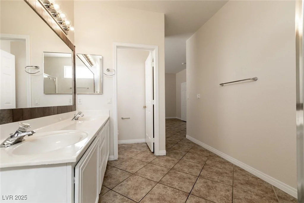 9001 Picket Fence, Las Vegas, NV 89143