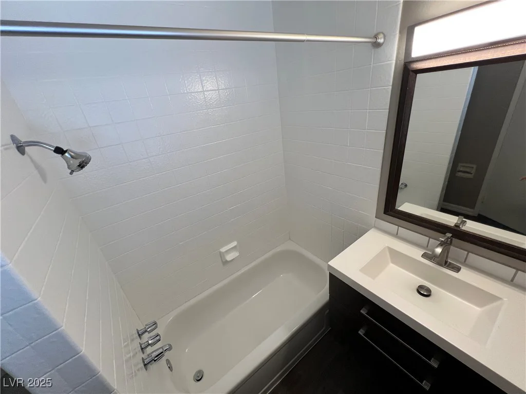 30 Diamond, Las Vegas, NV 89106