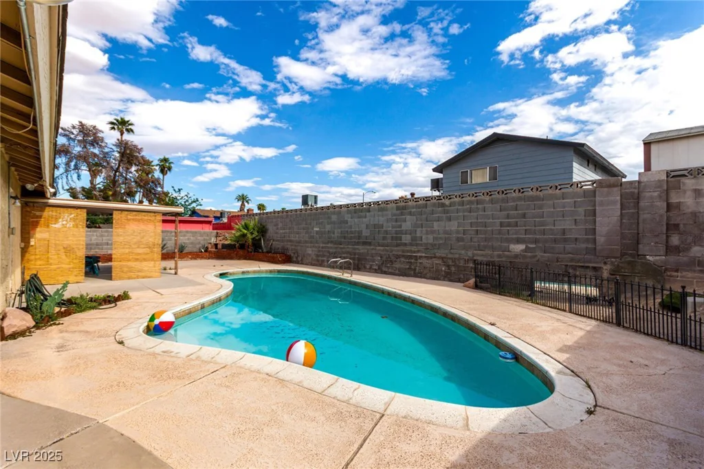 3905 Cherokee, Las Vegas, NV 89121