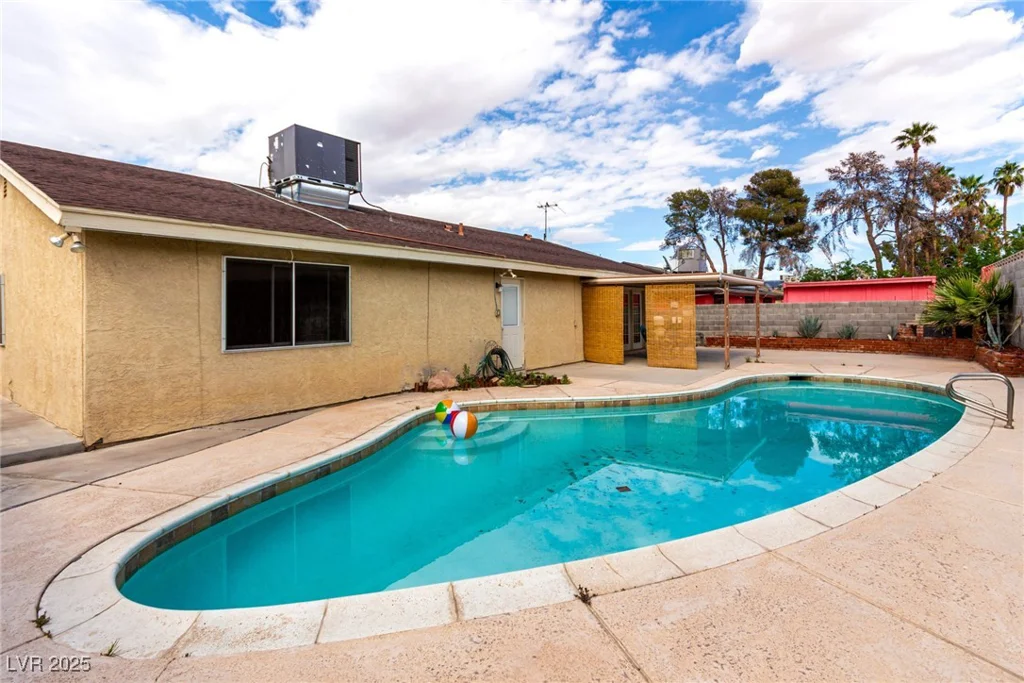 3905 Cherokee, Las Vegas, NV 89121
