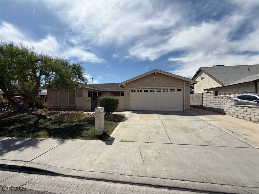 3905 Cherokee, Las Vegas, NV 89121
